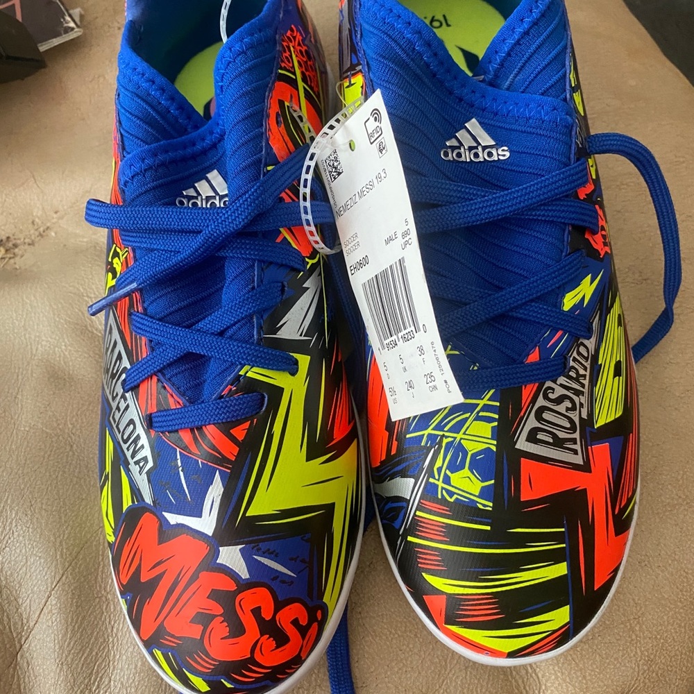 Adidas Messi Nemeziz 19.3 size Y5.5 Indoor cleats